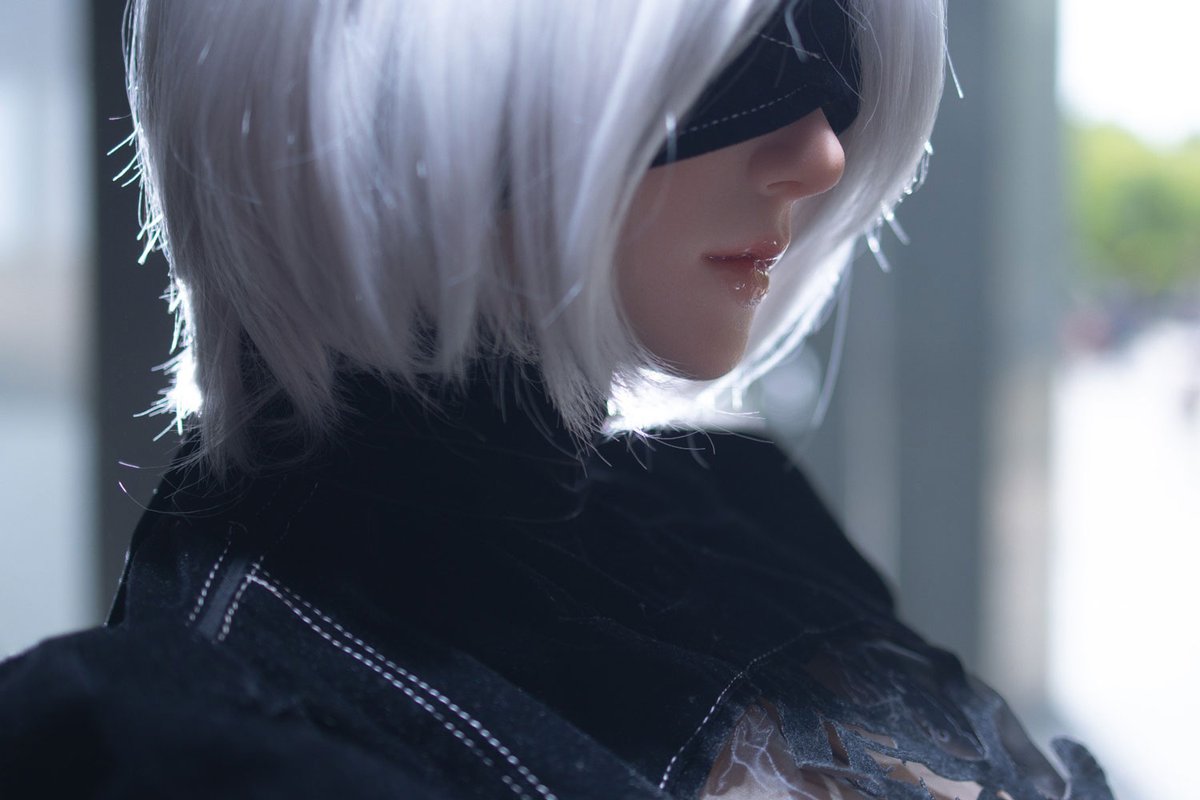 Visor and profile of the 2B NieR Automata electric sex doll at the event shoot
